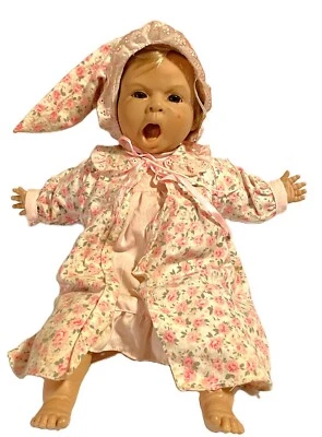 Muñeca Berenguer 16" Expressions bostezando rubia dormida ojos abiertos Foto 1 de 4