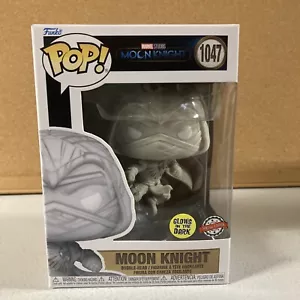 Funko Pop! Vinyl: Marvel - Moon Knight (Glows in the Dark) - Hot Topic (HT)... - Picture 1 of 6