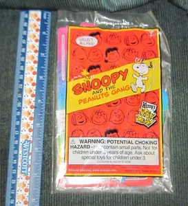 Wendy's Kids Meal Snoopy Comic Book Toy *Sealed New* - Picture 1 of 2