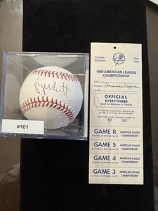George Brett Signed Ball+1980 ALCS Royals-Yankees Press Pass OFF EVERYWHERE #922 - Picture 1 of 3