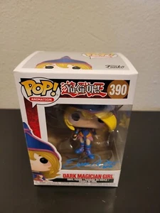 Autogrammierte Funko Pop Animation #390 Yu-Gi-Oh dunkle Magierin Mädchen Erica Schröder - Bild 1 von 7