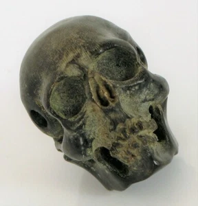 VINTAGE HAND CARVED BUFFALO HORN SKULL PENDANT MORI MEMENTO MASONIC SKELETON 5G - Picture 1 of 3
