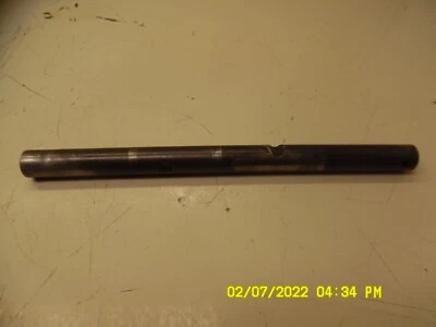 FORD 1910 TRANSMISSION RIGHT HAND MAIN GEAR SHIFT ROD SBA-324311620 - Image 1 of 4