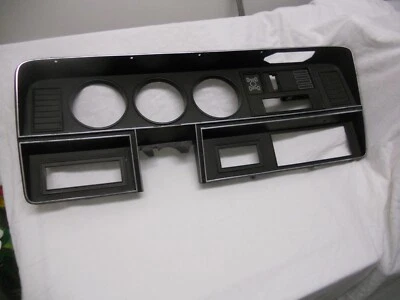 DODGE RAM RAM CARGADOR TABLERO CUADRO DE INSTRUMENTOS BISEL 81-93 Foto 1 de 4
