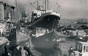TURQUIE c. 1940 - Le Port d'Istanbul - Div 18 - Picture 1 of 2