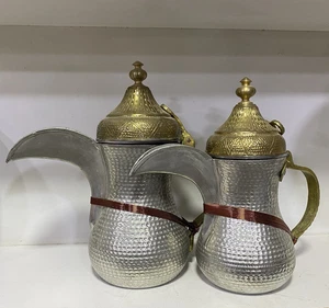 Paar Messing Dallah Kaffeekannen arabische Qahwa Krüge Messingdekor syrisch hergestellt - Bild 1 von 15