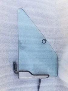 1990 1991 1992 Toyota 4Runner 4 Door Right Front Door Vent Window - Picture 1 of 2