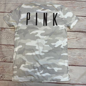 VS PINK T-Shirt aus dem Ruhestand Camouflage Campus - Bild 1 von 2