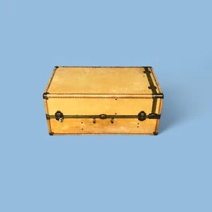 Great Leather Wrapped Vintage Wardrobe Travel Trunk / Coffee Table - Picture 1 of 9