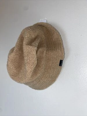 Sombrero de cubo de piel de oveja sintética Circus by Sam Edelman gorra inspirada en kangol Foto 1 de 4