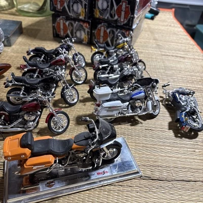 10 die cast harley davidson motorcycles. Screaming eagle etc… SEE PICTURES  - Image 1 of 4