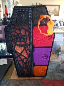 Monster High Skulltimate Secrets Neon Frights TORALEI Coffin Case & Keys Glow - Picture 1 of 8