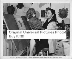 CREATURE BLACK LAGOON VINTAGE PHOTO - DESIGNER MILICENT PATRICK 1954 - Bild 1 von 1