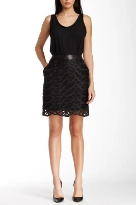 Falda de encaje negra con detalle de cuero mayah etiqueta amarilla Catherine Malandrino talla 2 Foto 1 de 3