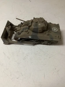 21ST CENTURY TOYS 1/32 SHERMAN BULLDOZER - Picture 1 of 12