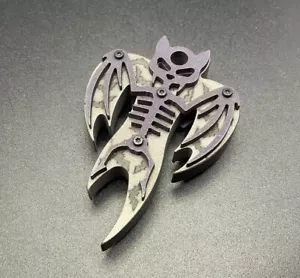 Maulini Mob x Koch Tools Oscurito Pipipistrelli Fantasma Skelly EDC Apribottiglie - Foto 1 di 4