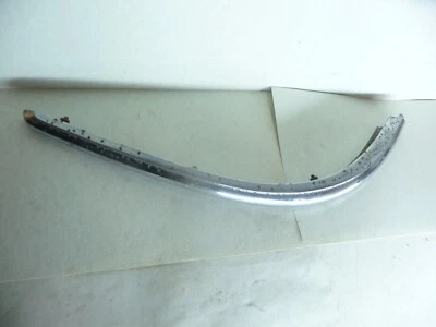 Extensión de parrilla media guardabarros derecho Chrysler Town + Country 1946-1948 1451920 Foto 1 de 4