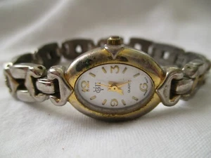 VG II Analog Wristwatch with Quartz Movement - Picture 1 of 12
