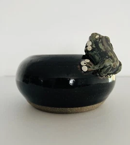 Vintage Frog Pottery Bowl By Well-Known Australian Potter Nic Auton - Picture 1 of 5