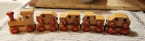 Train Set Charles Products Inc. Wooden Mini Magnetic Train Set 9 Pieces - Picture 1 of 5