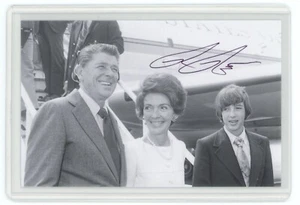 Ron Ronald Reagan Jr Signed Photo - President Son Nancy Political Commentator - Picture 1 of 2