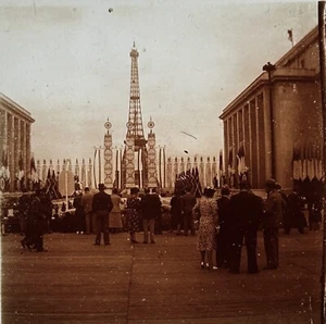 Tour Eiffel PARIS Exposition universelle de 1937 Photo Plaque Stereo Vintage - Picture 1 of 2