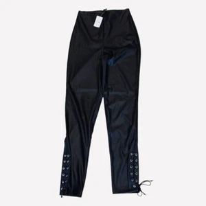 NWT Windsor Faux Leather Pants High Rise Skinny Lace Up M Edgy Biker - Picture 1 of 7