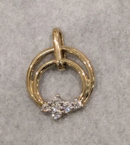 9ct gold & Cubic Zirconia Pendant - No Chain - 1.14g - Hallmarked For Edinburgh - Picture 1 of 3