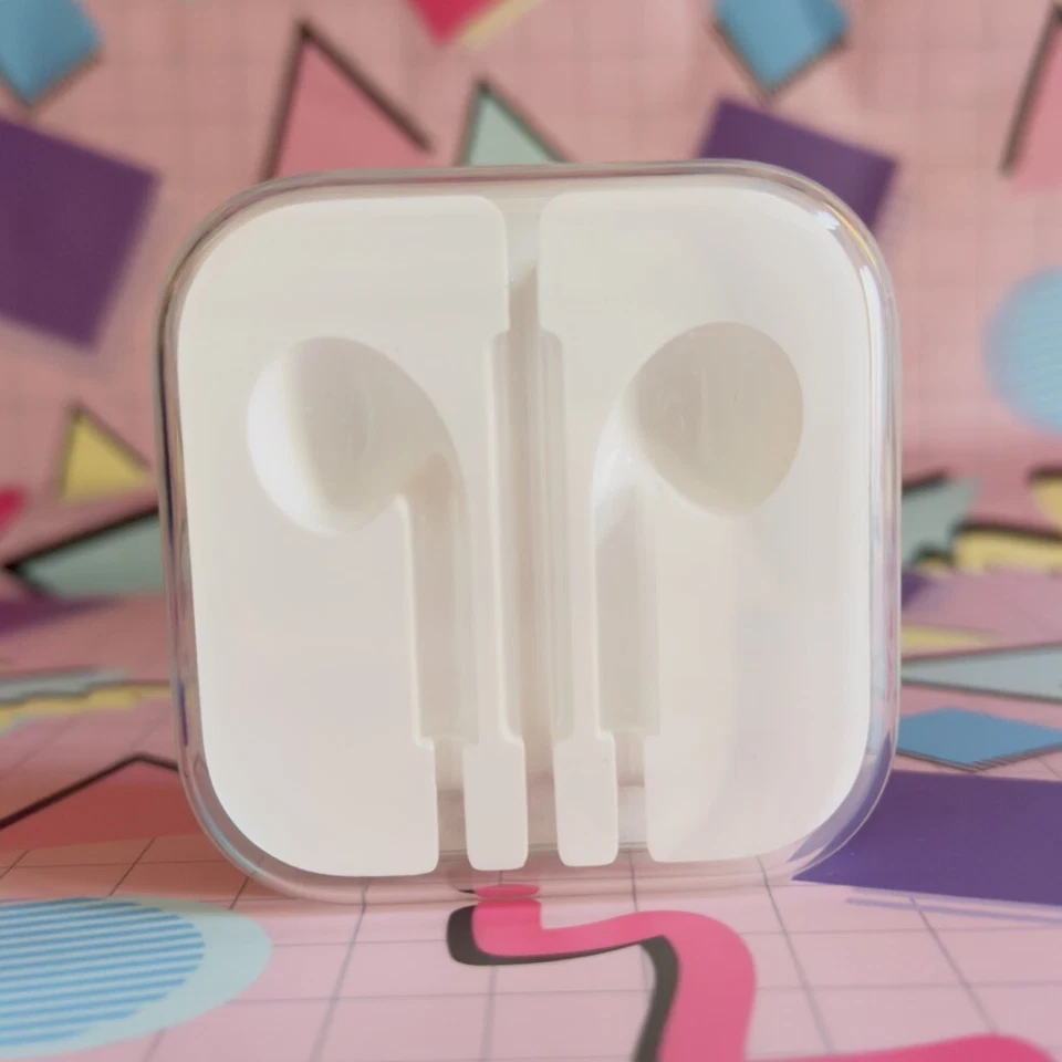 Apple earphone cases Lot Of 34 And A Half! Ideal For Art Projects / Tiles Etc - Image 1 of 4