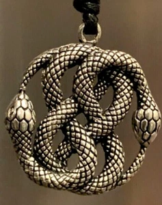 Ouroboros Schlange schluckende Schlange silberfarben Zinn Halskette Anhänger Schmuck - Bild 1 von 2