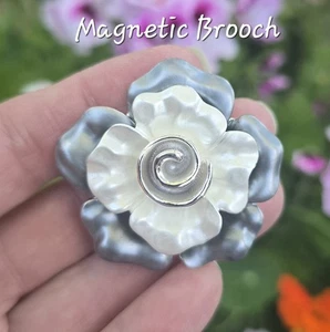 Floral 2-tone Gray, White Swirl Metal MAGNETIC brooch. Flower Scarf magnetic pin - Picture 1 of 9