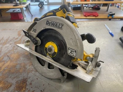 DeWalt 20v Max XR 7-1/4" Cordless Brushless Circular Saw - Tool Only DCS570 - Image 1 of 2