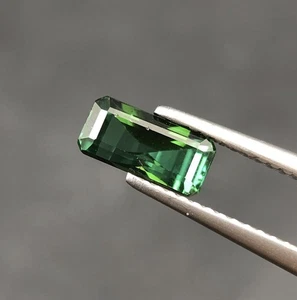 1,35 Crt natürlicher schöner Turmalin schöner Schliff für Ring und Anhänger - Bild 1 von 5