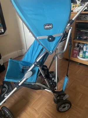 Cochecito Chicco Liteway compacto plegable con dosel azul aguamarina usado niños pequeños Foto 1 de 4