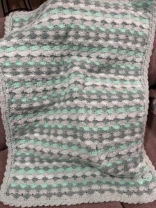 Baby blanket - sage & mint green 28 x 40 inches - Picture 1 of 4