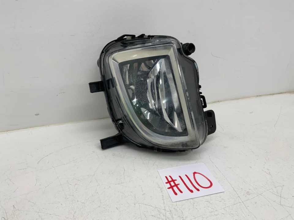 Оригинальные противотуманные фары со стороны пассажира для Volkswagen Jetta 2010–2011 2012 2013 2014 годов выпуска - Изображение 1 из 4