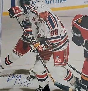 WAYNE GRETZKY HOF FIRMATO AUTOGRAFO 8X10 NEW YORK RANGERS NHL FOTO NO COA - Foto 1 di 9