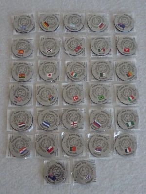 ARAL 32 Magnete Fußball WM 2010 in Südafrika - Komplett-Set Magnet Sammlung