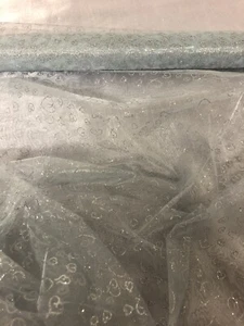 1 mtr neuwertig grün glitzer Herzdruck Organza Stoff.58 Zoll breit. Voile, Hochzeit, Braut - Bild 1 von 3