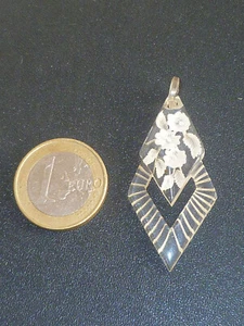 ANCIEN PENDENTIF FLEURS IMITATION DE VERRE GRAVÉ - Imagen 1 de 8