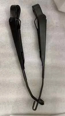 Suzuki Samurai SJ "85-95" 'Windshield Wiper Arm Right Hand Drive (Pair) |Fit For - Image 1 of 4