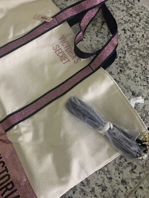 Bolso de Playa Victoria Secret Piscina Fin de Semana Flecos Rosa Blanco Rayas Foto 1 de 4