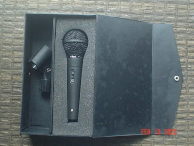 V-TECH MICROPHONE -  #VT-1030 - WITH CASE & CLIP HOLDER - PERFECT WORKING ORDER - Image 1 of 4