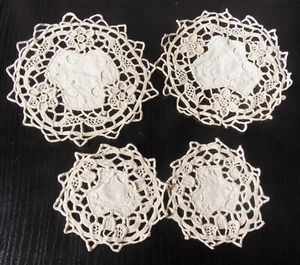 TISCHDECKEN HANDBESTICKT TAGE VENEDIG ecru RUND 10CM und 13CM LES 4*** - Bild 1 von 3