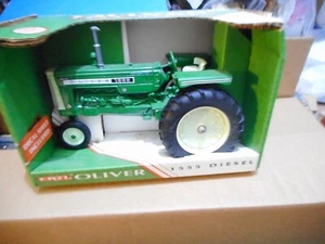 ERTL 1993 Oliver White 1555 diésel 1/1`6 con hoja de calcomanías # 2794 Rowcrop - Imagen 1 de 3