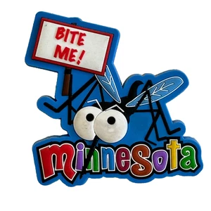 Bite Me Minnesota Cartoon anthropomorpher Mückenmagnet - Bild 1 von 3