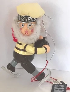 ❤️Kurt Adler Hershey's Collector Series Elf Ice Skating Kiss 🎄1991 Ornament❤️  - Picture 1 of 3