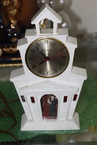 VINTAGE Mastercrafters Light up Clock Corp Model No. 560 Church CLOCK Cover