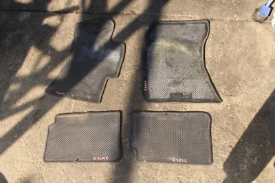 Alfombrillas interiores Subaru WRX IMPREZA 2011-2014 K3095 Foto 1 de 4