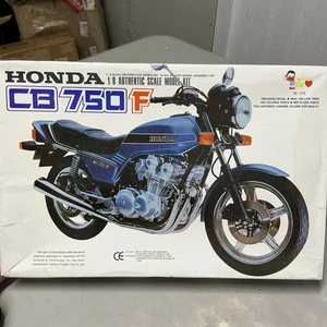 Modellino HONDA CB 750 F - Nitto 1/8 Tk. 1779 - NUOVO Kit Da Montare Vintage - Foto 1 di 7
